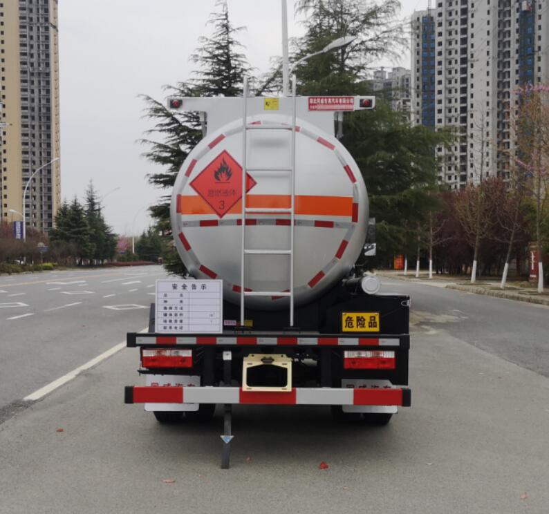 专威牌HTW5125GRYE6易燃液体罐式运输车公告图片
