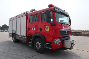 压缩空气泡沫消防车