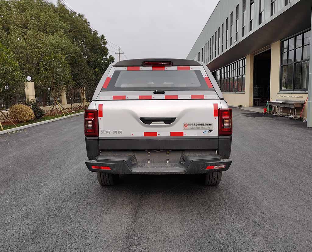 中汽牌ZQZ5030TYHBEV1純電動(dòng)路面養(yǎng)護(hù)車公告圖片