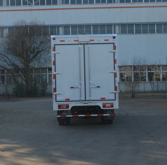 福田牌BJ5048XYK-F3翼开启厢式车公告图片