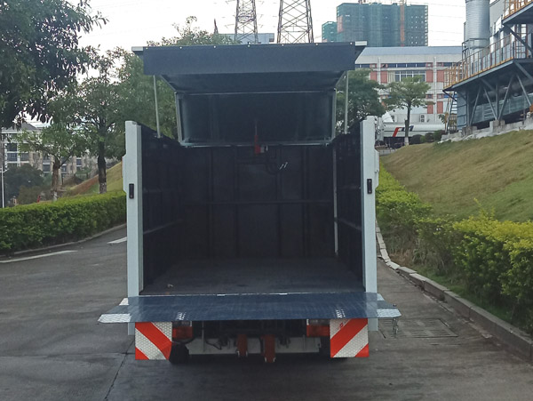 福龙马牌FLM5030XTYDG6密闭式桶装垃圾车公告图片