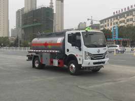 运油车