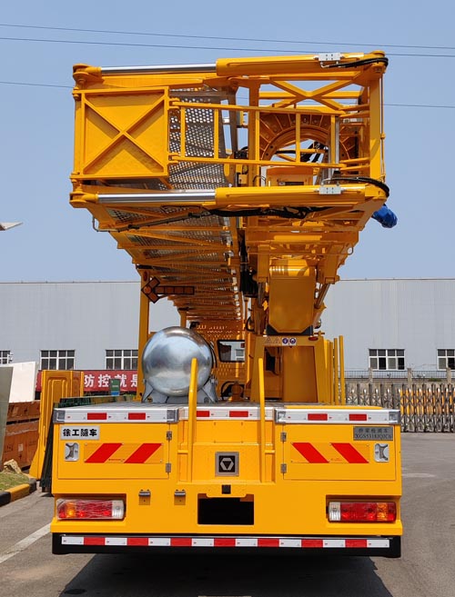 徐工牌XGS5318JQJC6橋梁檢測車公告圖片