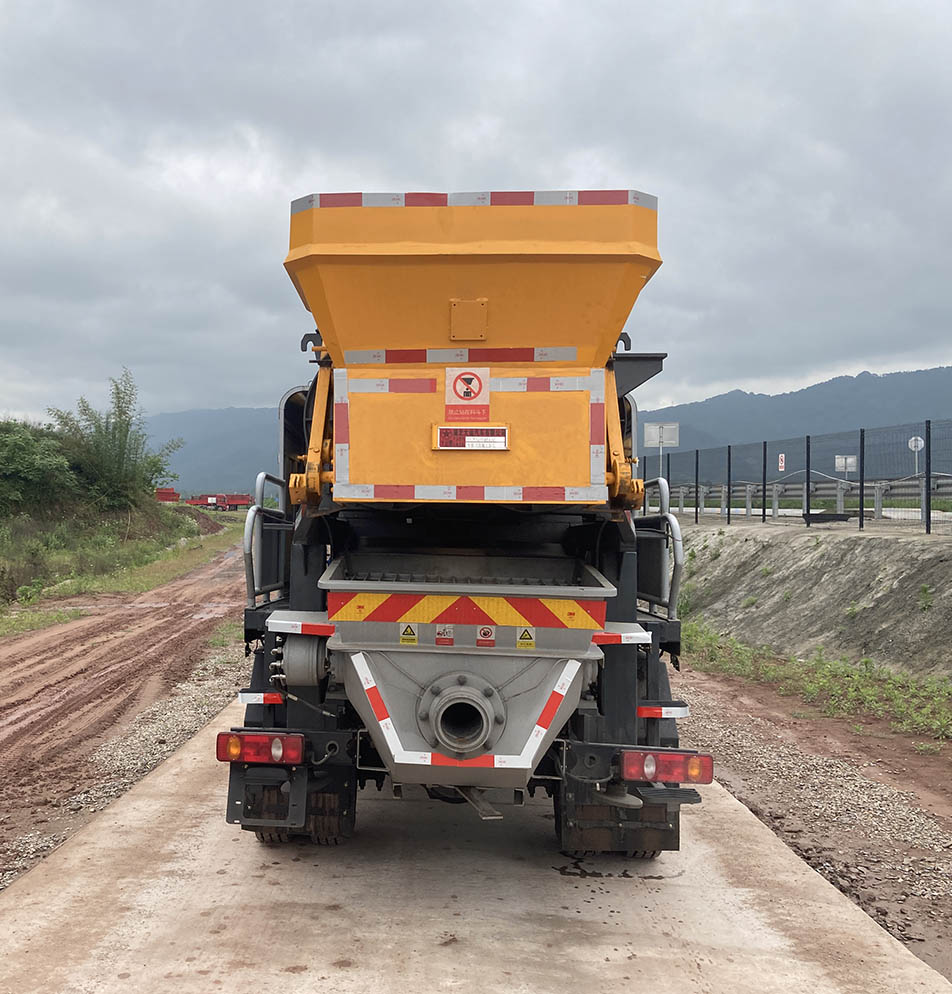 大運牌DYZ5131THBD6AC車載式混凝土泵車公告圖片