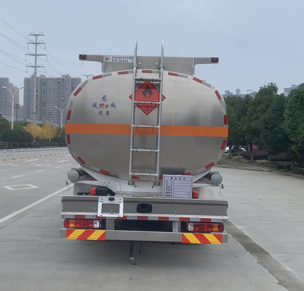 楚飛牌CLQ5261GYY6ZZA鋁合金運(yùn)油車公告圖片