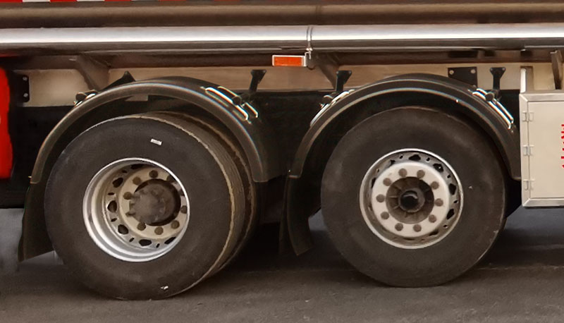 岱陽牌TAG5322GYYF鋁合金運(yùn)油車公告圖片