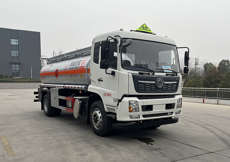 專威牌HTW5180GJYDC6加油車公告圖片