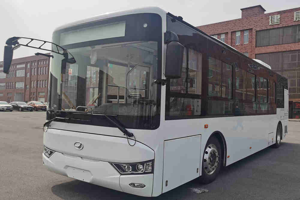 建康牌NJC6107GBEV3纯电动低入口城市客车公告图片