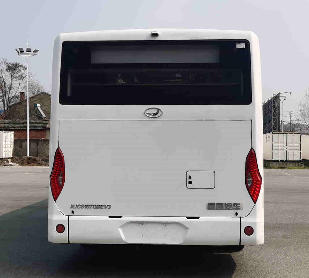 建康牌NJC6107GBEV3纯电动低入口城市客车公告图片