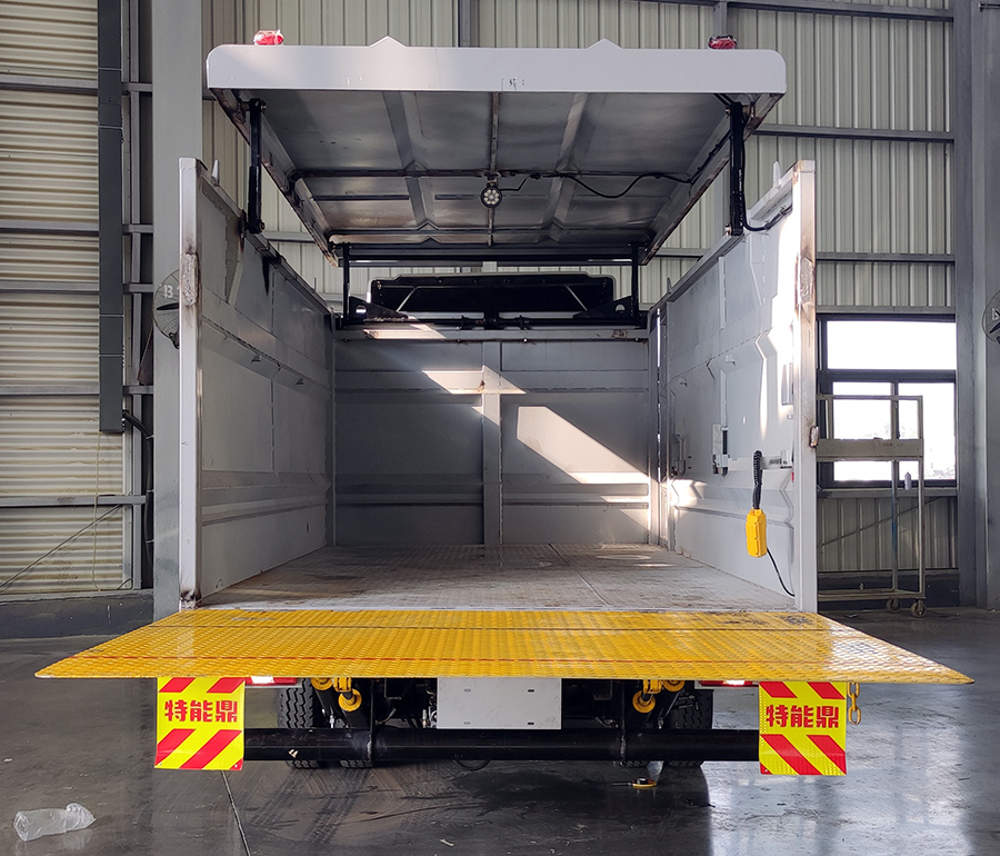 徐工牌XGH5070XTYLBEV純電動密閉式桶裝垃圾車公告圖片