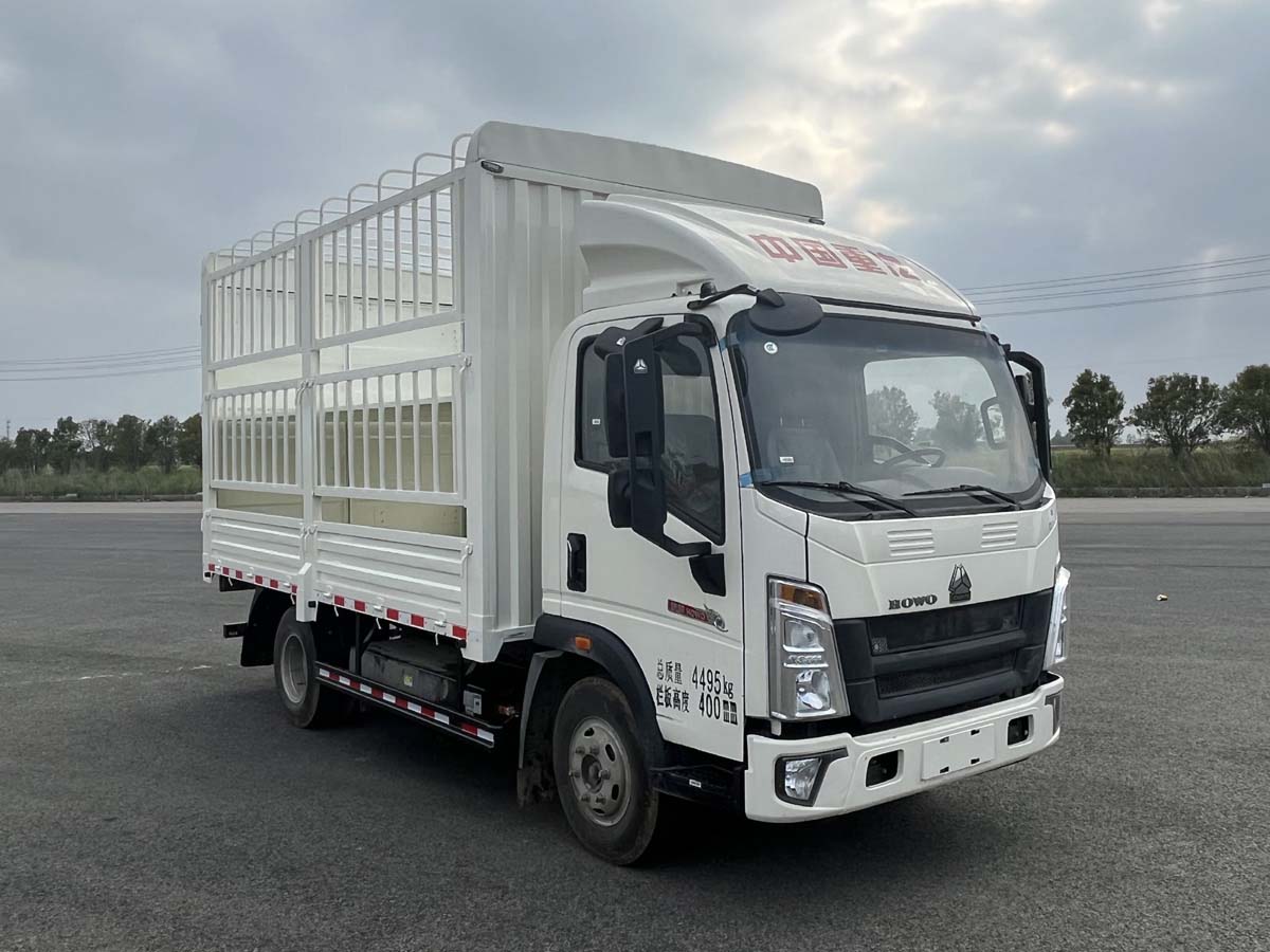 豪沃牌ZZ5047CCYG3314Z146BEV純電動(dòng)倉(cāng)柵式運(yùn)輸車公告圖片