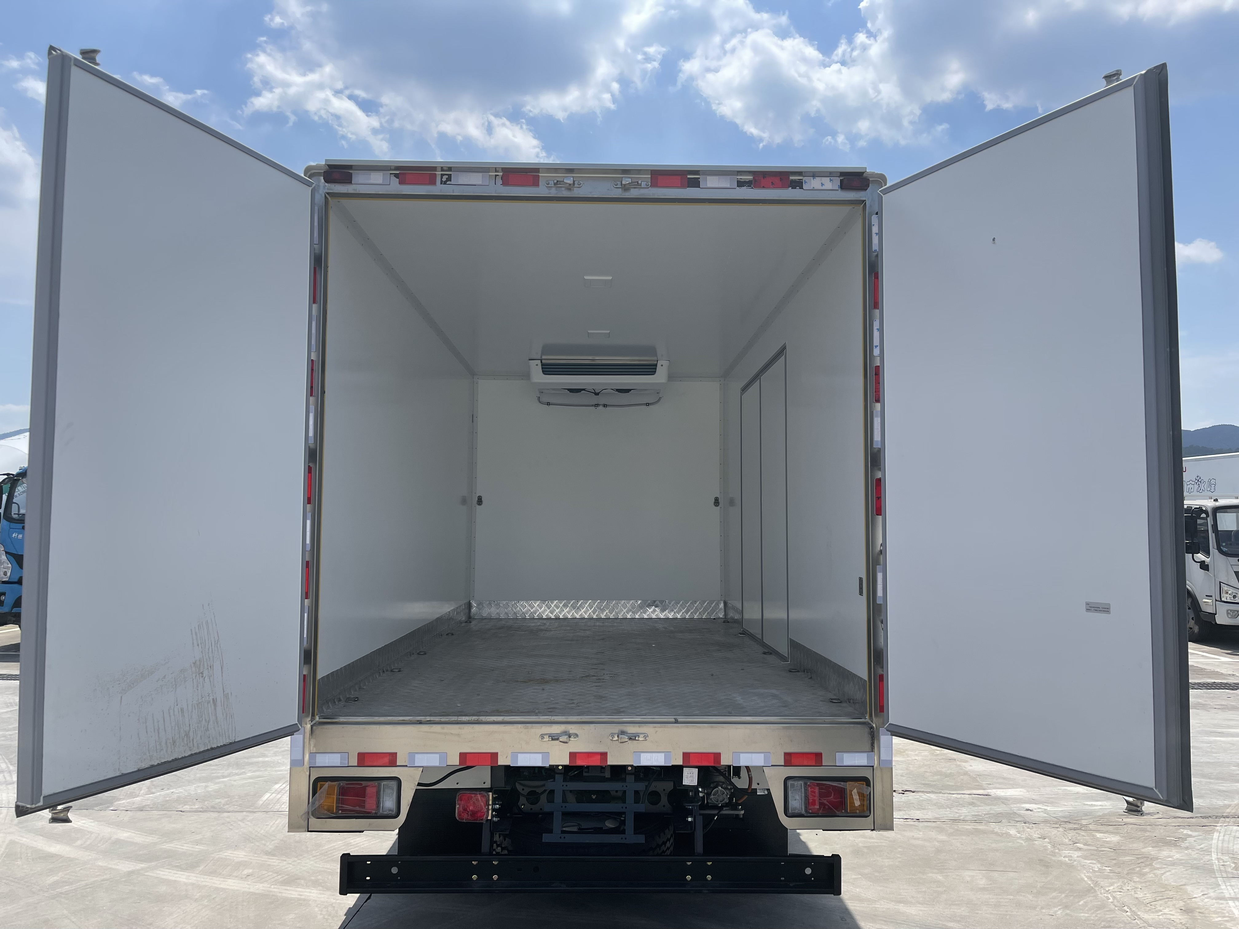 美錦飛馳牌QMJ5080XLCEFCEV燃料電池冷藏車公告圖片