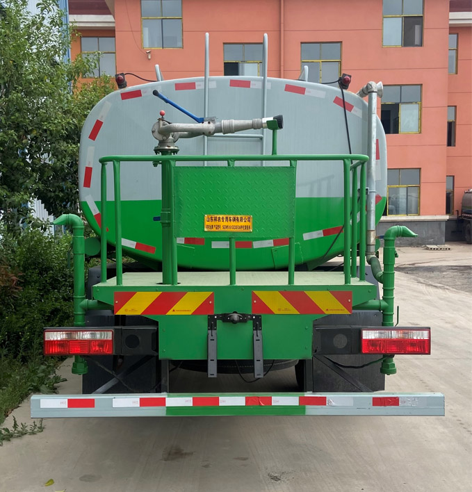 祥农达牌SGW5161GQXEQ6护栏清洗车公告图片