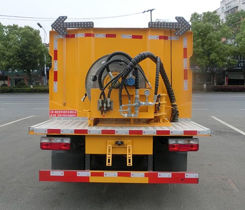 虹宇牌HYS5070TYHE6路面養(yǎng)護車公告圖片