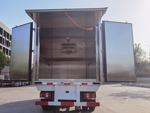 程力威牌CLW5044XYYJ6醫(yī)療廢物轉(zhuǎn)運(yùn)車公告圖片