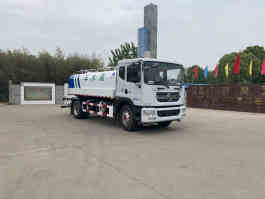 洒水车