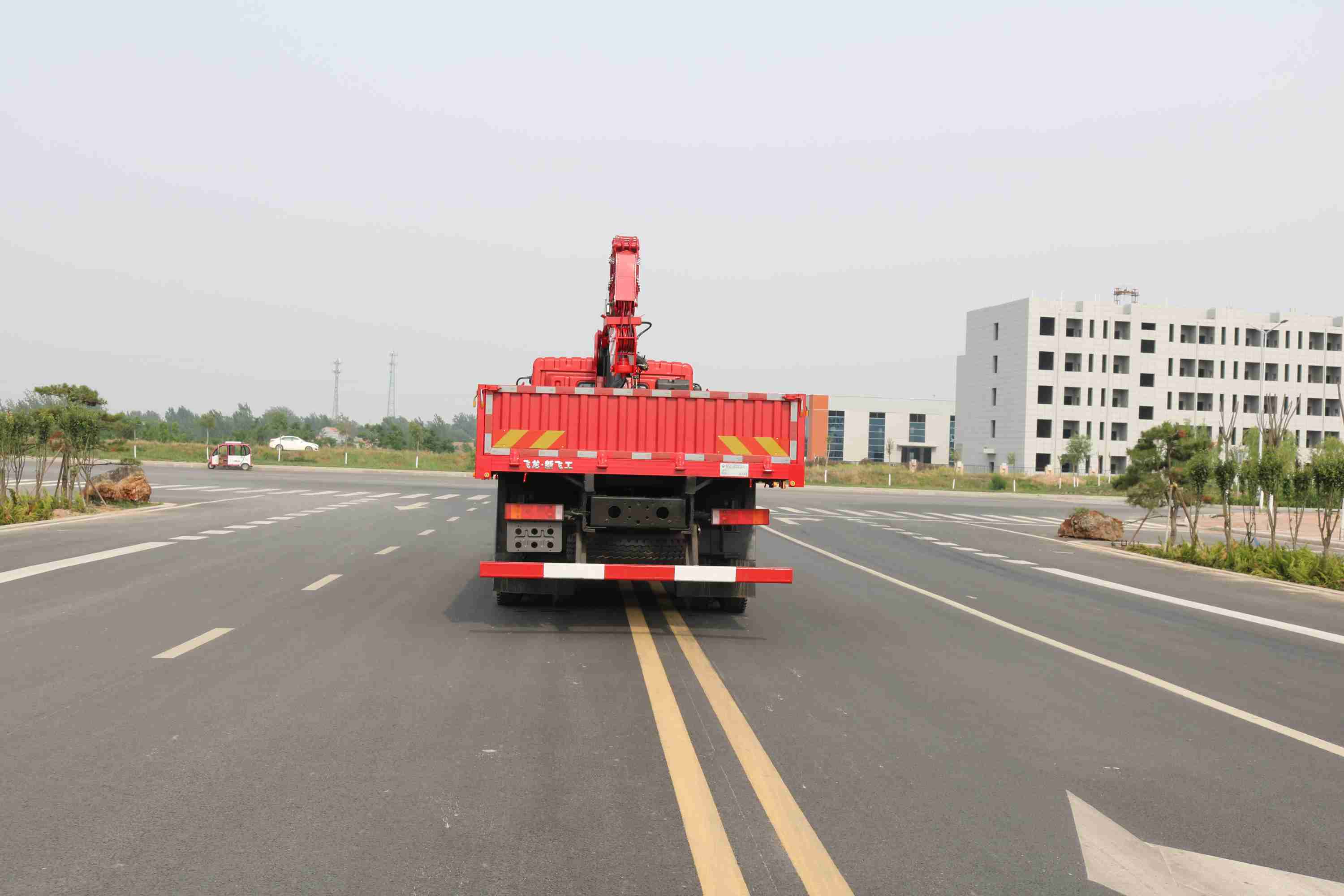 新飛工牌HFL5252JSQ隨車起重運輸車公告圖片