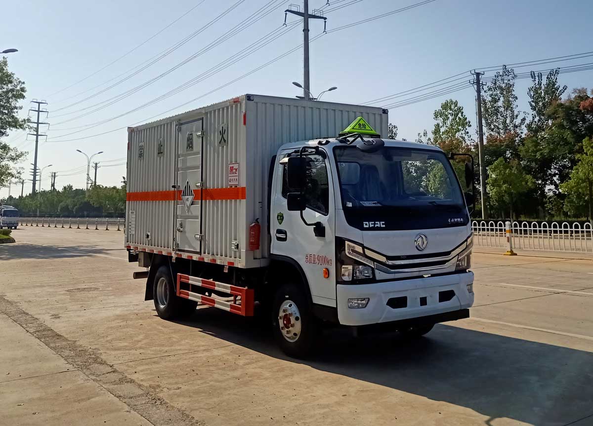 楚飛牌CLQ5090XZW6E雜項(xiàng)危險(xiǎn)物品廂式運(yùn)輸車公告圖片