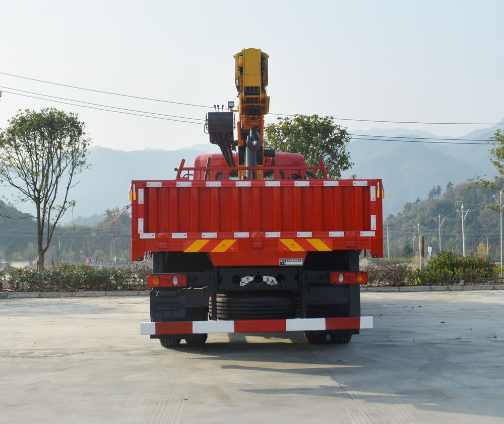 匯合牌HHH5180JSQZD6隨車起重運(yùn)輸車公告圖片