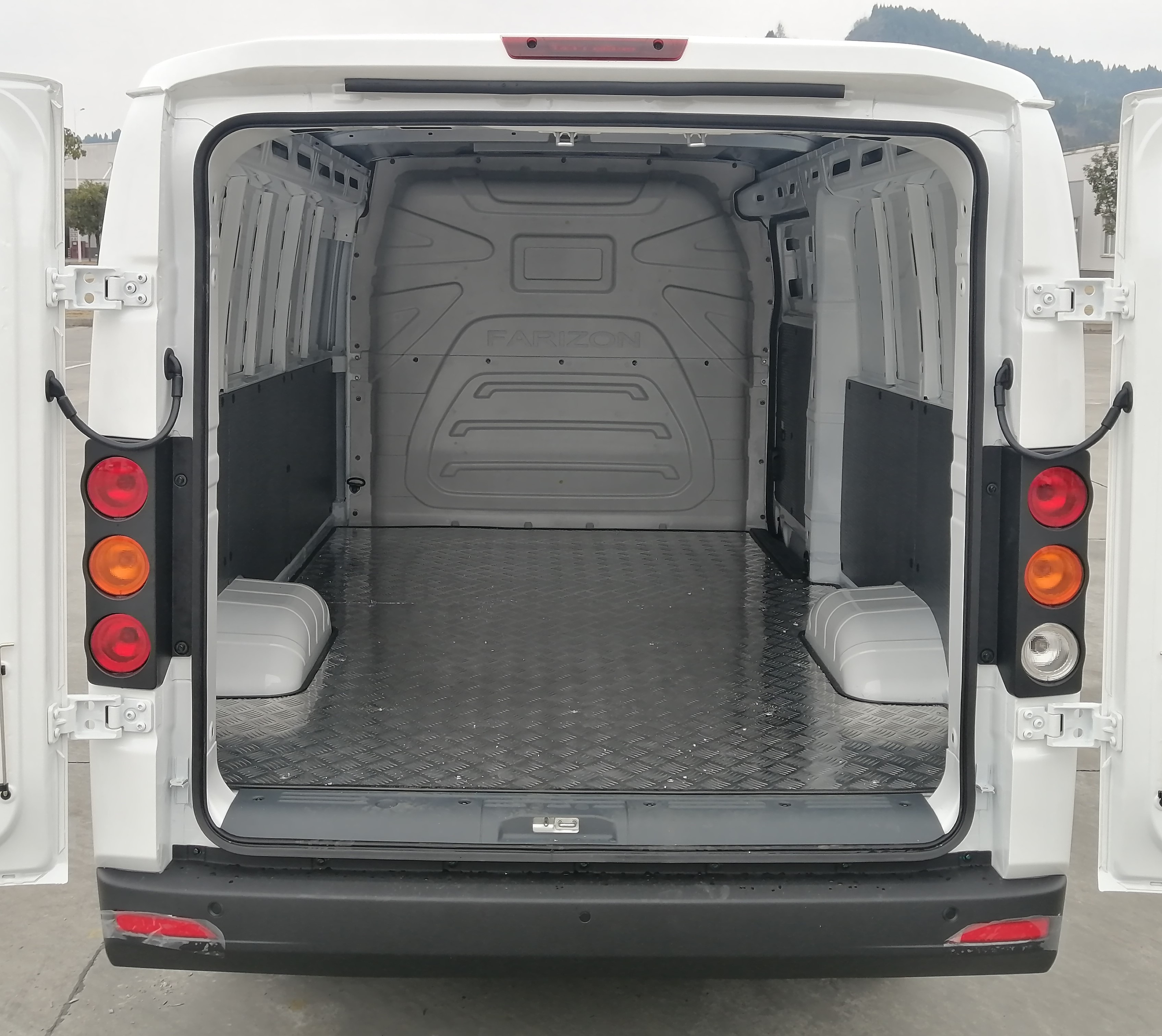 遠(yuǎn)程牌JHC5032XXYBEVM2純電動廂式運(yùn)輸車公告圖片