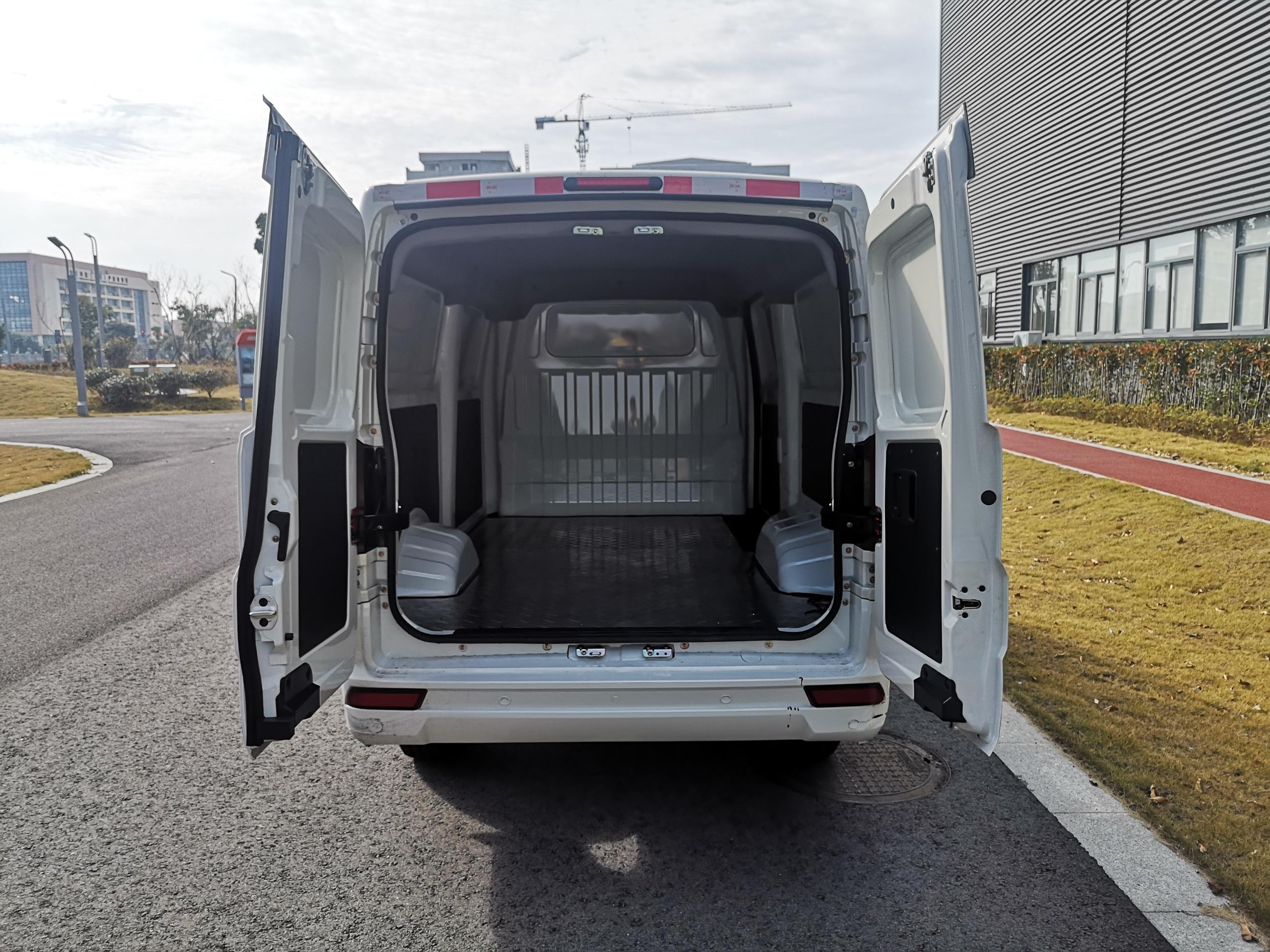 吉奧牌NGA5030XXYBEV3純電動(dòng)廂式運(yùn)輸車公告圖片