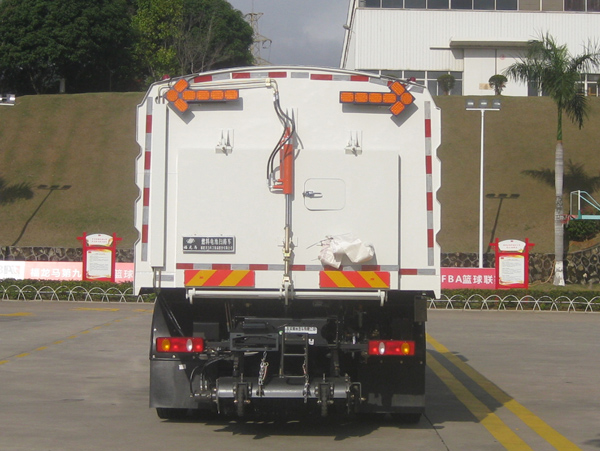 福龍馬牌FLM5180TSLDLFCEV燃料電池掃路車公告圖片