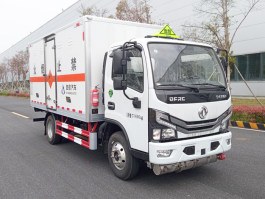 爆破器材运输车