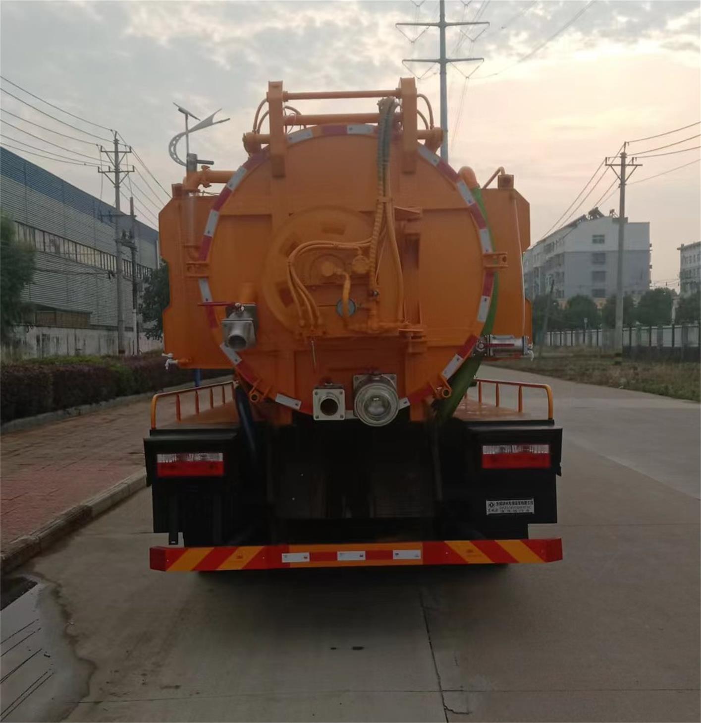 东风牌DFZ5145GQW8CDC清洗吸污车公告图片