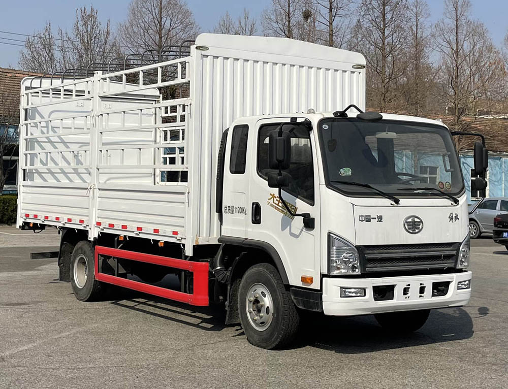 解放牌CA5112CCYP40K46L4E6A84倉柵式運輸車公告圖片