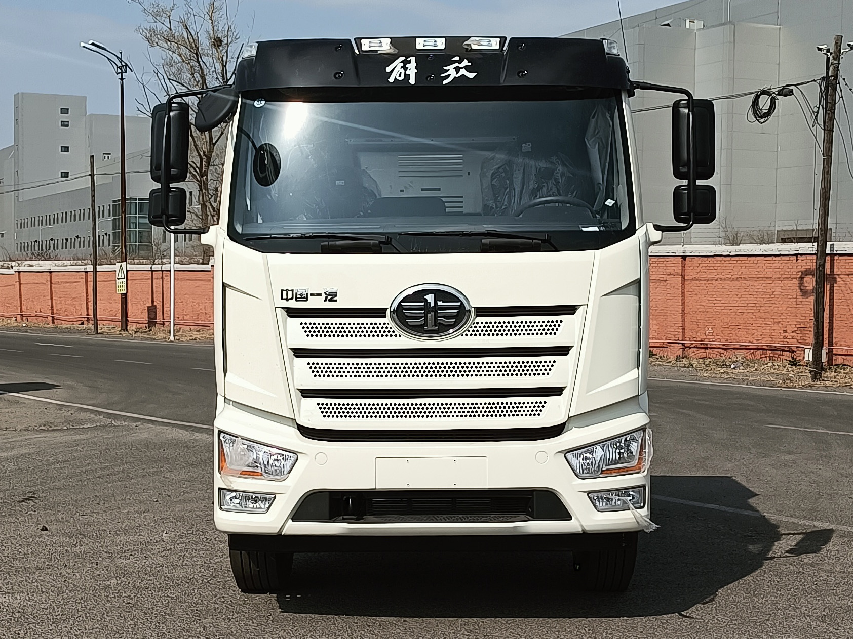 解放牌CA5181XXYP62L5FCEV燃料电池厢式运输车公告图片