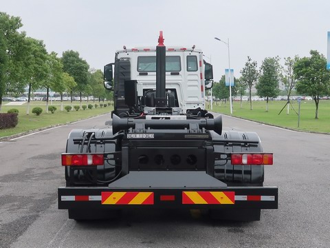 中聯(lián)牌ZBH5321ZXXZZE6車(chē)廂可卸式垃圾車(chē)公告圖片