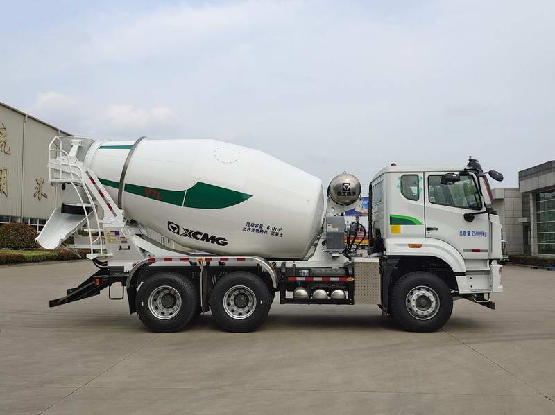 徐工牌XZS5251GJBCZ1混凝土攪拌運(yùn)輸車公告圖片