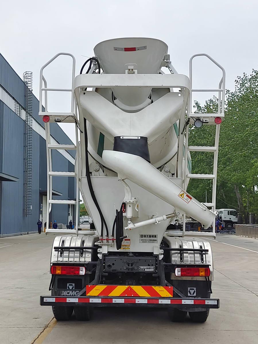 徐工牌XZS5318GJBC1Z6混凝土攪拌運(yùn)輸車公告圖片