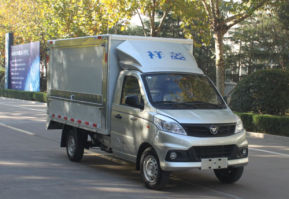 翼开启厢式车
