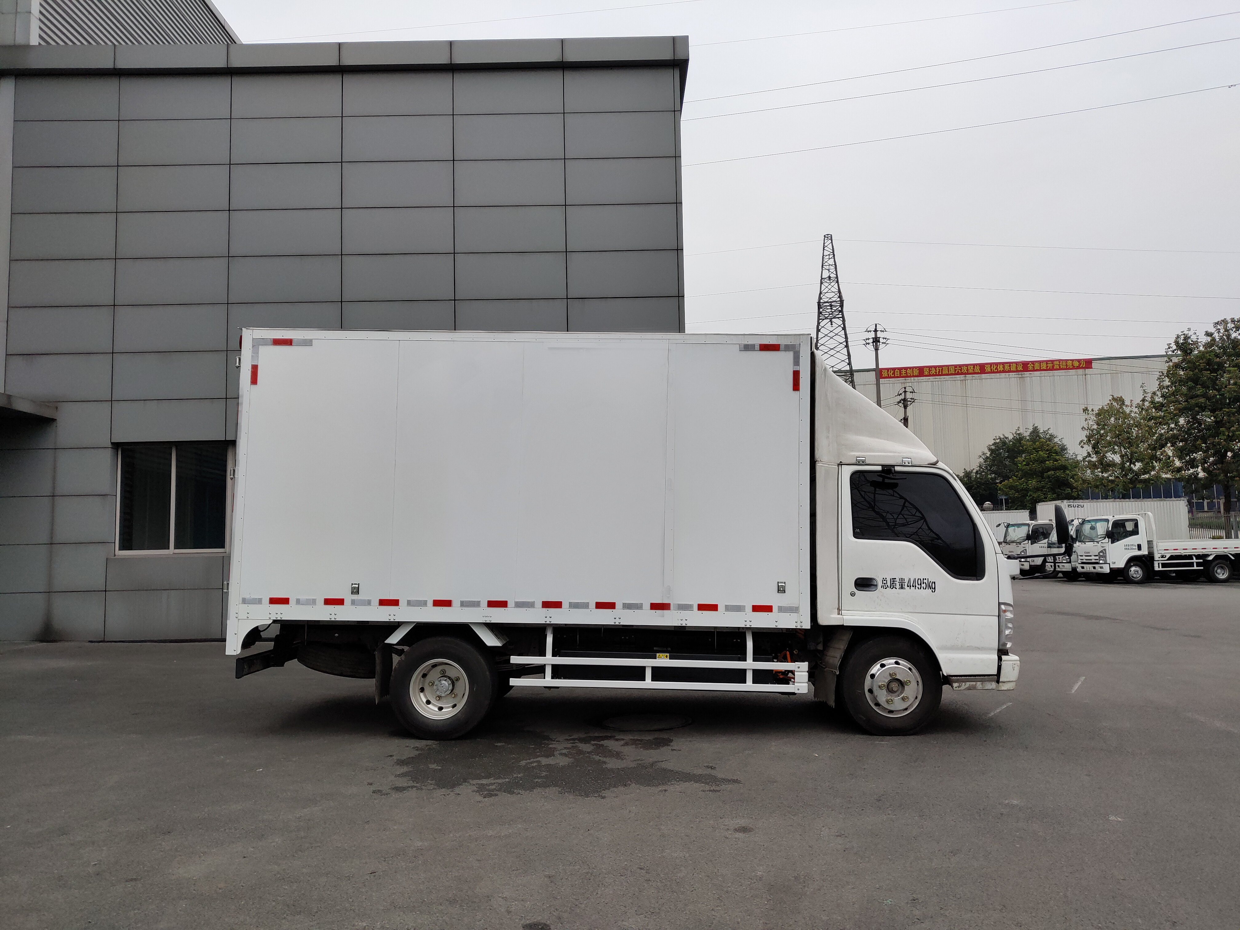 慶鈴牌(繁體)牌QL5041XXYBEVECHA1純電動(dòng)廂式運(yùn)輸車(chē)公告圖片