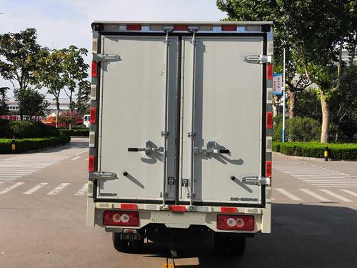 福田牌BJ5035XXY3AC5-01廂式運(yùn)輸車公告圖片