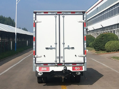 福田牌BJ5035XXY3JC5-01廂式運(yùn)輸車公告圖片