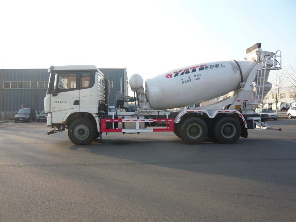 亚特重工牌TZ5259GJBSCFC1混凝土搅拌运输车公告图片