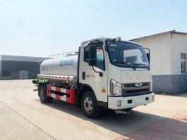 绿化喷洒车