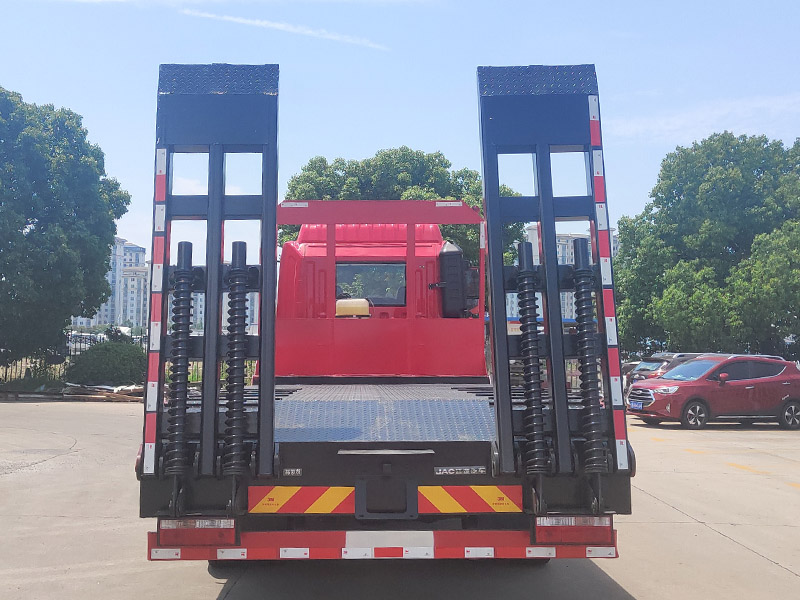 江淮牌HFC5241TPBP3K3D35S平板運(yùn)輸車公告圖片