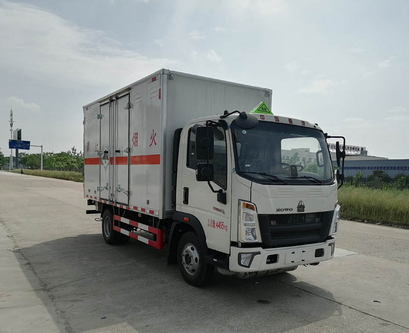 大力牌DLQ5042XZWZZ6雜項(xiàng)危險(xiǎn)物品廂式運(yùn)輸車(chē)公告圖片