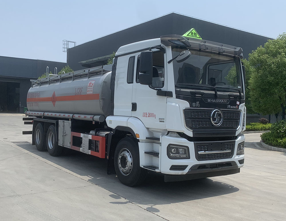 楚飞牌CLQ5261GRY6SX易燃液体罐式运输车公告图片