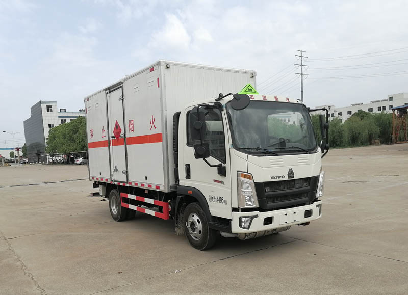 大力牌DLQ5042XRQZZ6易燃?xì)怏w廂式運(yùn)輸車公告圖片