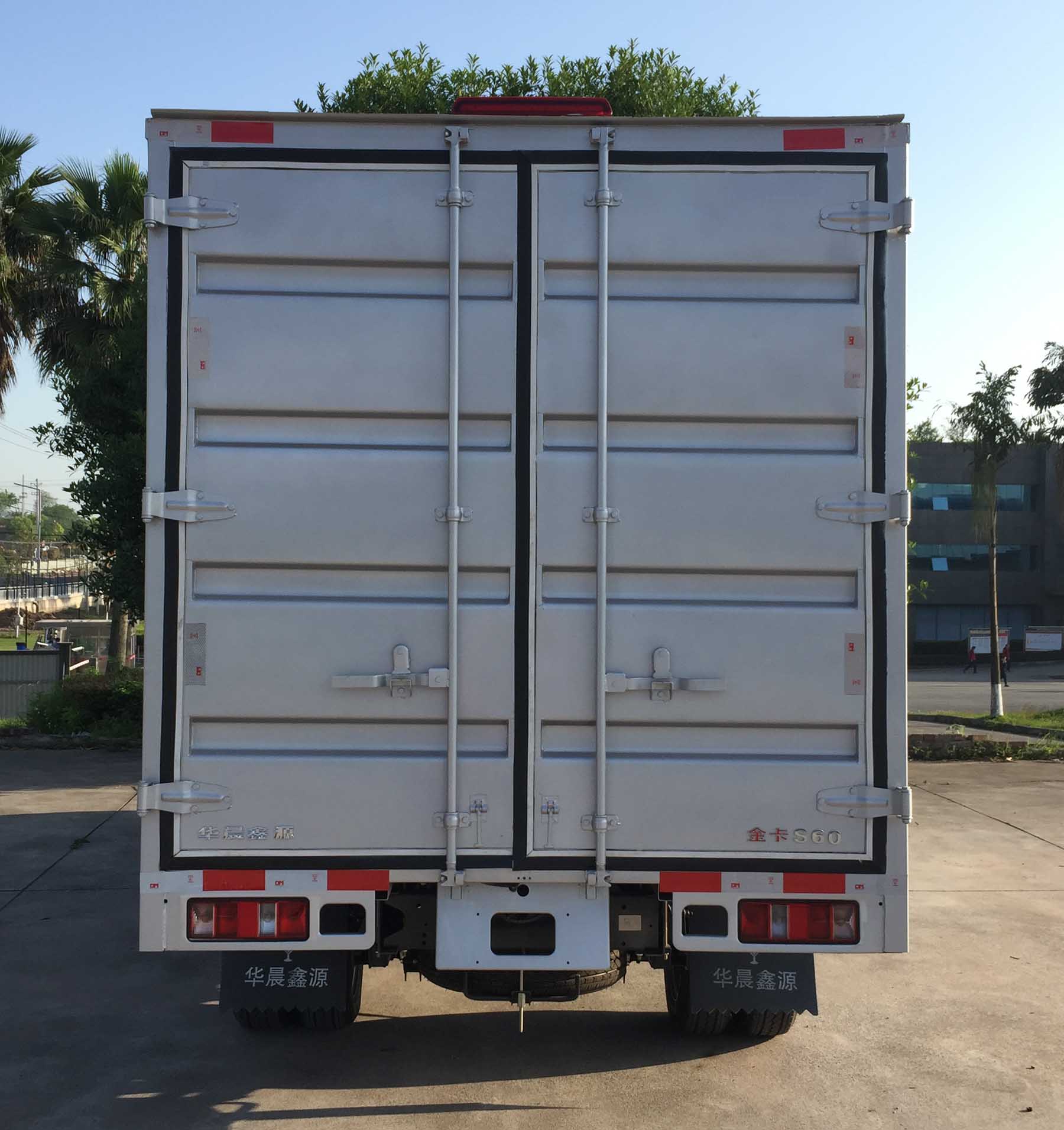 金杯牌JKC5034XXYD6LA廂式運(yùn)輸車公告圖片