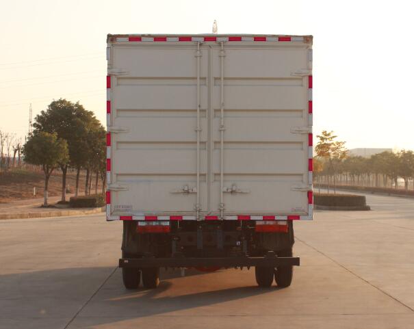 東風(fēng)牌EQ5040XXY8CD2AC廂式運(yùn)輸車公告圖片