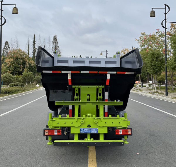 程力威牌CLW5030ZZZSC6自装卸式垃圾车公告图片