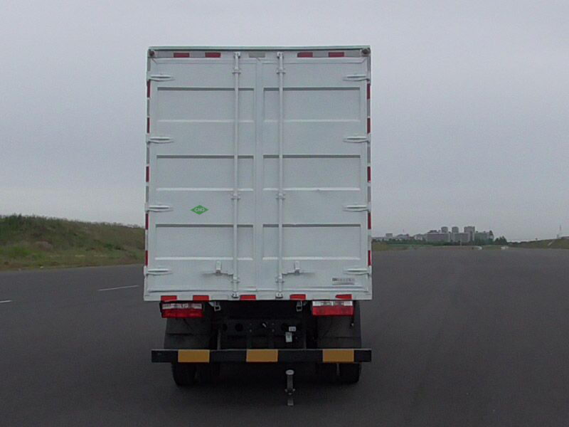 東風(fēng)牌EQ5127XXY8NDCAC廂式運(yùn)輸車公告圖片