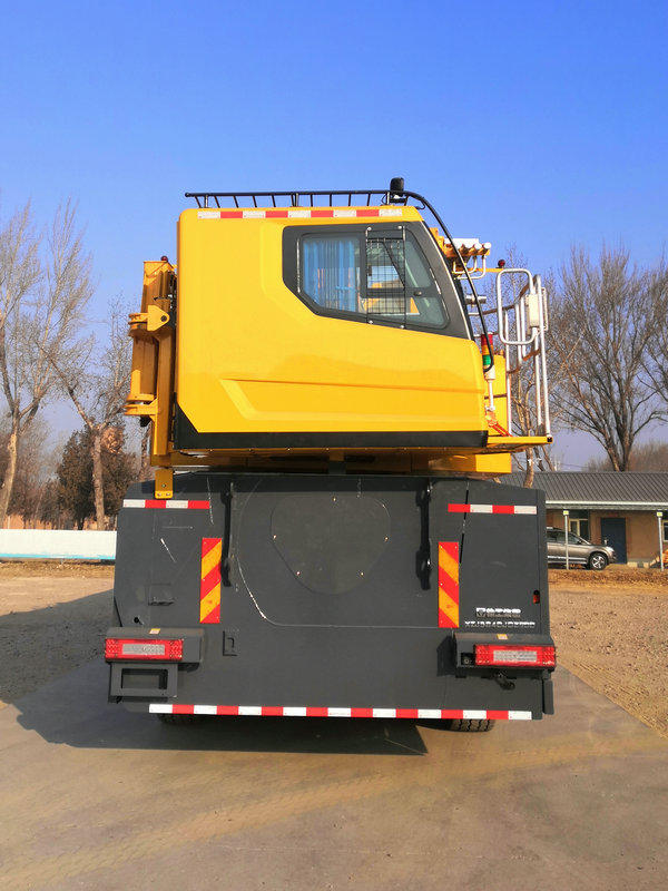 徐工牌XZJ5840JQZ700全地面起重機(jī)公告圖片