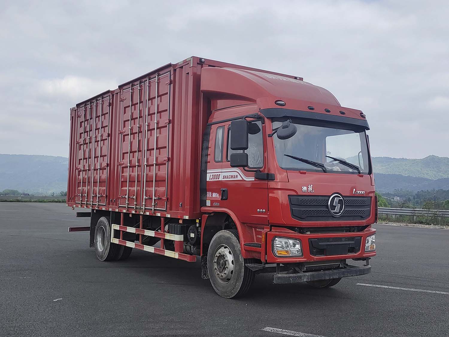 陜汽牌SX5189XXYLA471F2廂式運輸車公告圖片