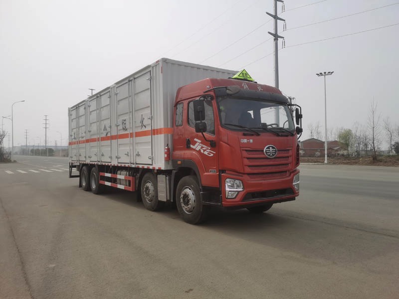 大力牌DLQ5321XZWCA6雜項(xiàng)危險(xiǎn)物品廂式運(yùn)輸車公告圖片